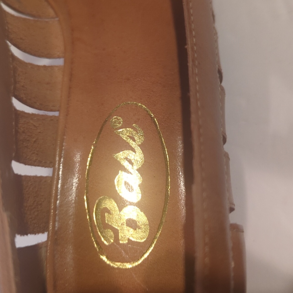 NWOT Bass Tan Leather Wedge Slip-on Pump - Picture 10 of 12